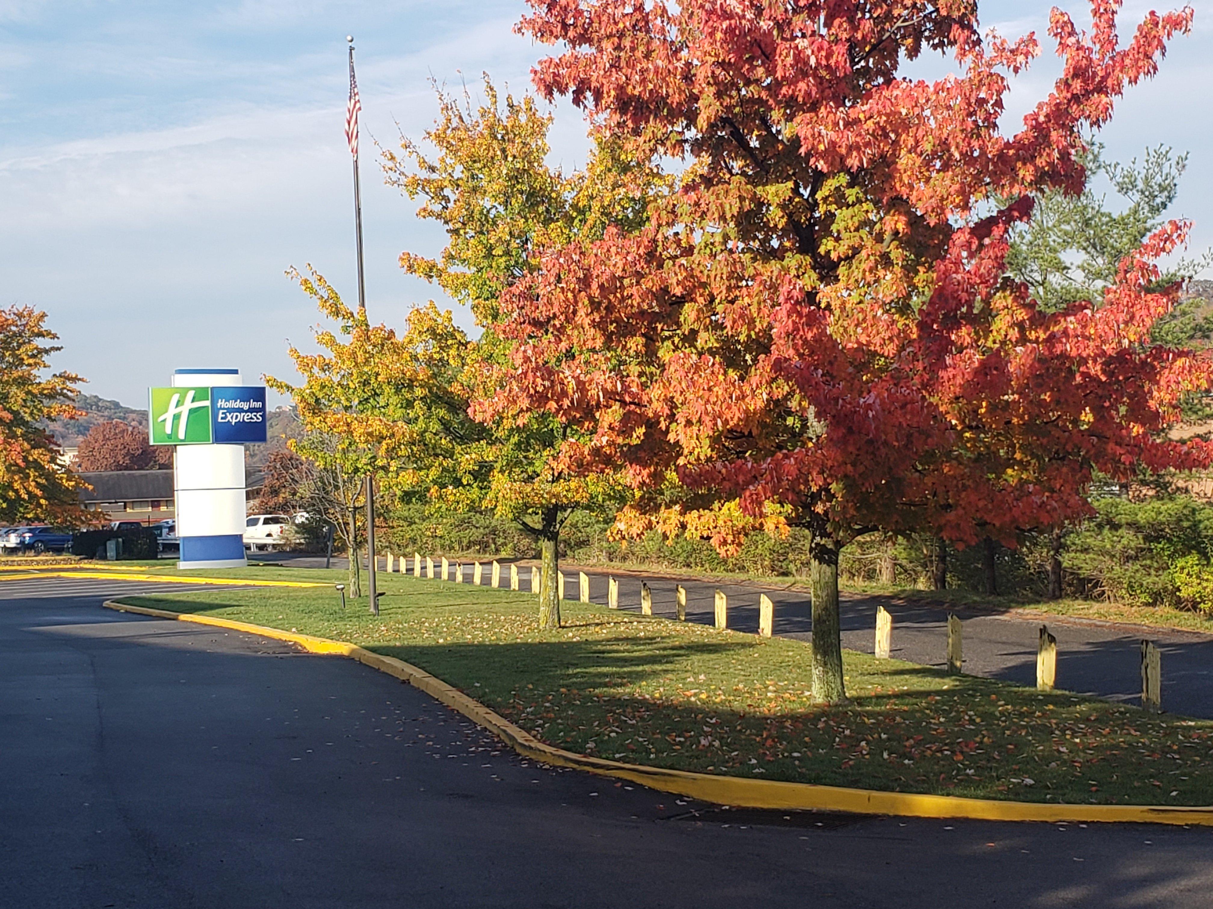 Holiday Inn Express Hotel Pittsburgh-North/Harmarville By Ihg Экстерьер фото