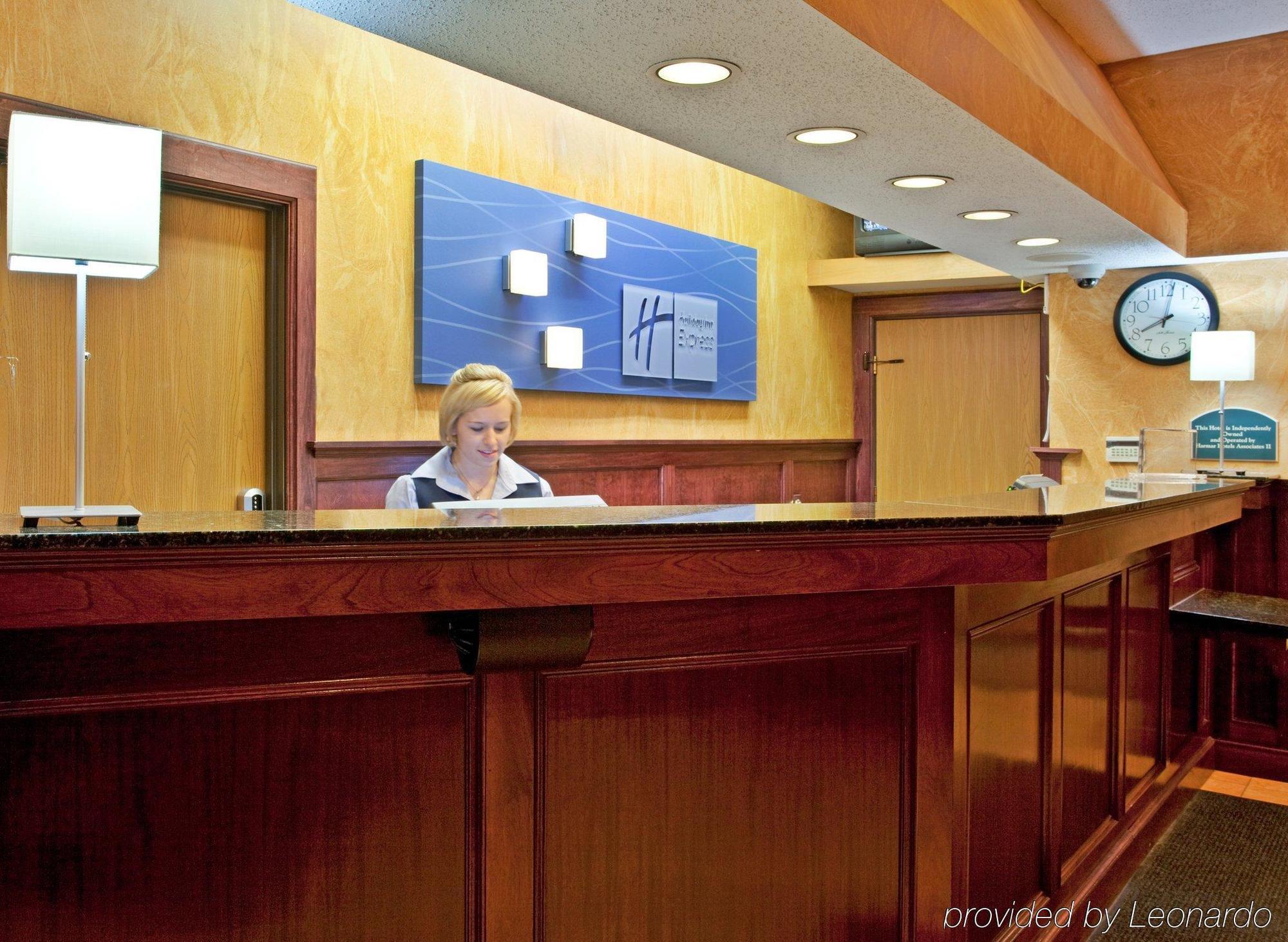 Holiday Inn Express Hotel Pittsburgh-North/Harmarville By Ihg Экстерьер фото