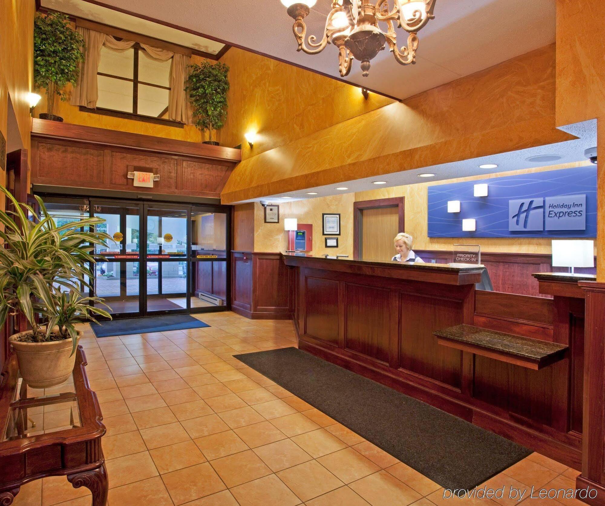 Holiday Inn Express Hotel Pittsburgh-North/Harmarville By Ihg Экстерьер фото